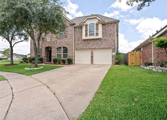 Property at 2513 Crestmoon Ct, Houston, TX 77089, 5 beds, 3.5 baths