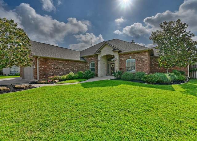 Property at 304 Whispering Oak Cir, Brenham, TX 77833, 4 beds, 2.5 baths