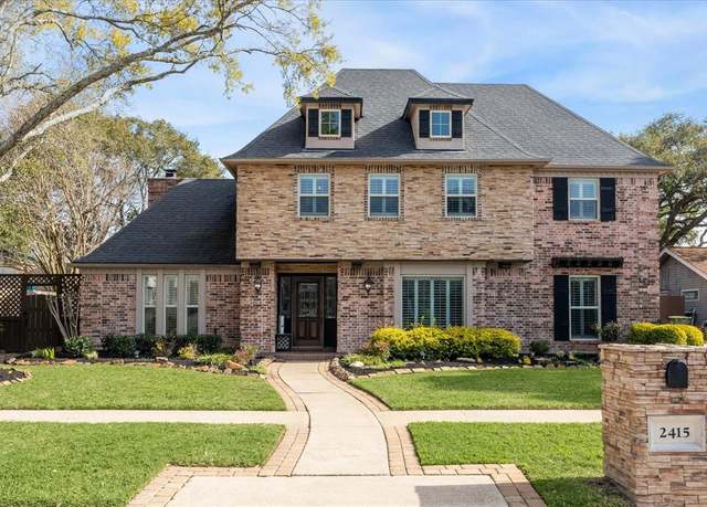 Property at 2415 Golfcrest Dr, Pearland, TX 77581, 4 beds, 2.5 baths