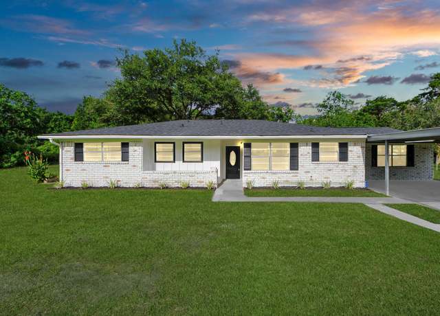Property at 2720 County Road 500, Alvin, TX 77511, 3 beds, 2 baths
