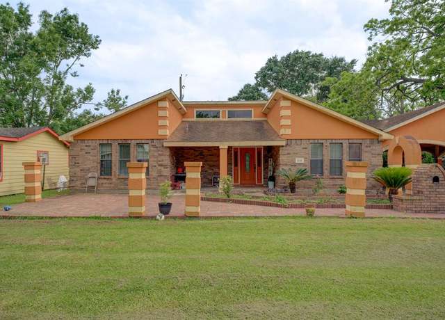 Property at 316 Hickman Ln, Angleton, TX 77515, 3 beds, 2 baths