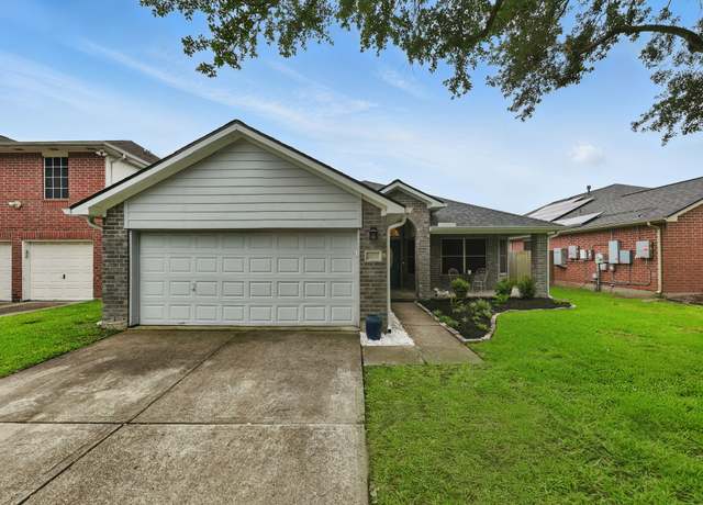 Property at 2878 Rocky Creek Ln, Dickinson, TX 77539, 3 beds, 2 baths