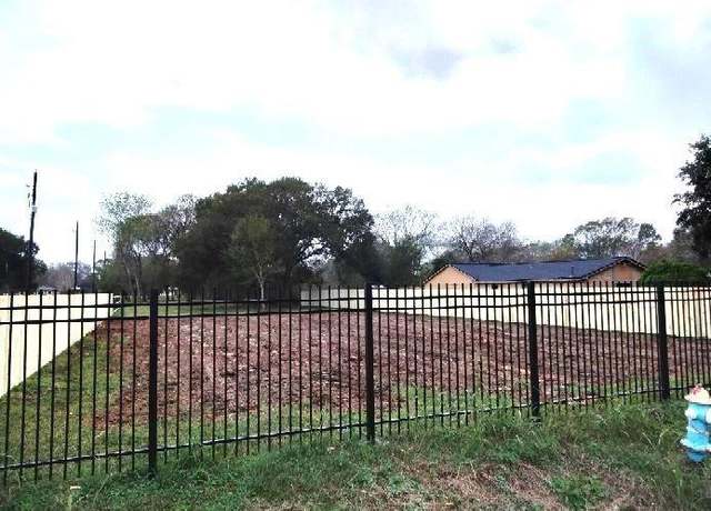 Property at 542 N Pine St, Arcola, TX 77583
