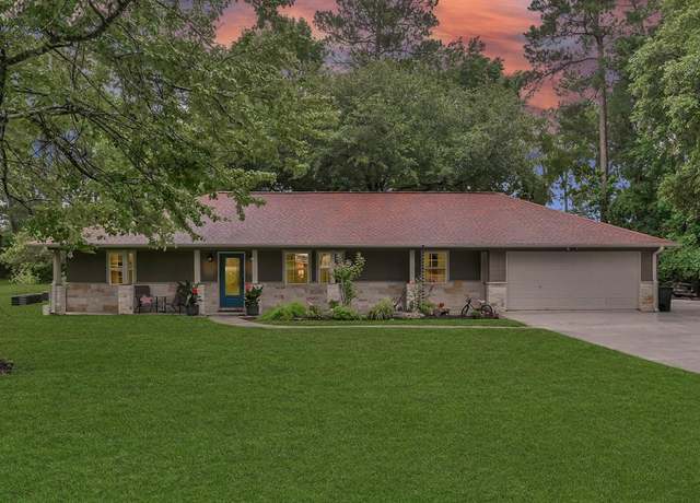 Property at 12626 Woodcreek Dr, Willis, TX 77318, 3 beds, 2 baths