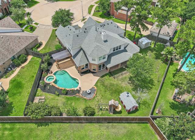 Property at 18806 Manleigh Ct, Tomball, TX 77377, 4 beds, 3.5 baths