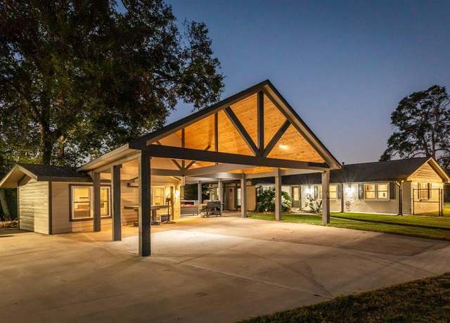 Property at 7078 Gupton Rd, Brazoria, TX 77422, 3 beds, 4 baths