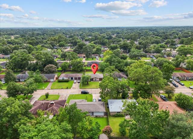 Property at 16902 Tibet Rd, Friendswood, TX 77546, 3 beds, 2 baths
