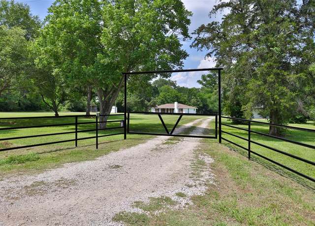 Property at 1137 Jones Rd, New Waverly, TX 77358, 3 beds, 2 baths