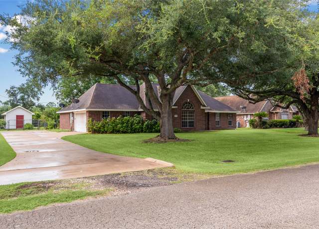Property at 13225 Rene Cir, Santa Fe, TX 77510, 3 beds, 2 baths
