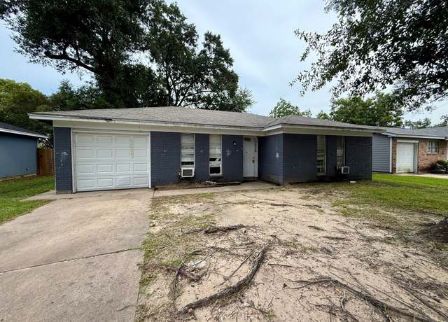 Property at 3656 Hemlock St, Orange, TX 77630, 3 beds, 1 bath