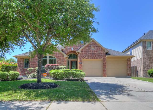 Property at 16007 Angler Bend Dr, Houston, TX 77044, 4 beds, 3 baths