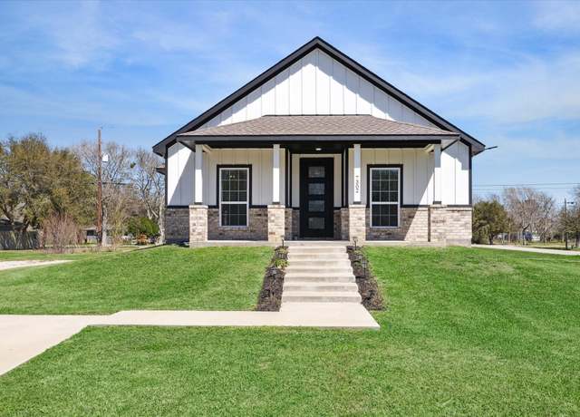 Property at 7302 Overton St, Hitchcock, TX 77563, 3 beds, 2 baths