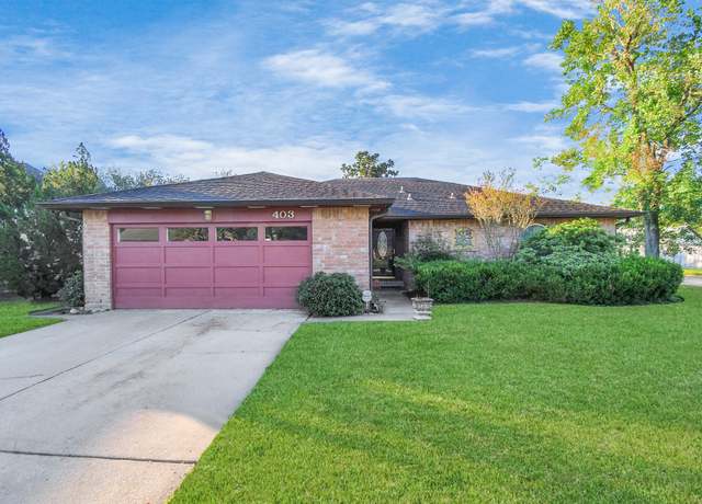 Property at 403 Westwood Dr, Friendswood, TX 77546, 3 beds, 2 baths