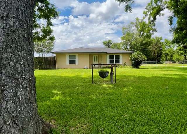 Property at 125 Mimosa Pt, Livingston, TX 77351, 3 beds, 2 baths