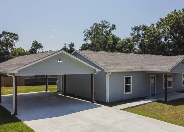 Property at 510 N First St, Livingston, TX 77351, 3 beds, 2 baths