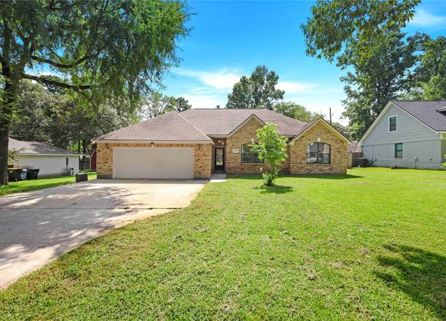 Property at 2009 Coe Rd, Pinehurst, TX 77362, 3 beds, 2 baths
