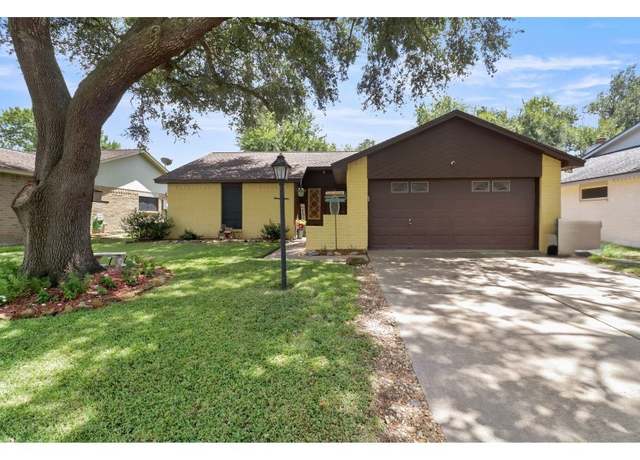 Property at 34 Sarita Rd, Angleton, TX 77515, 3 beds, 2 baths