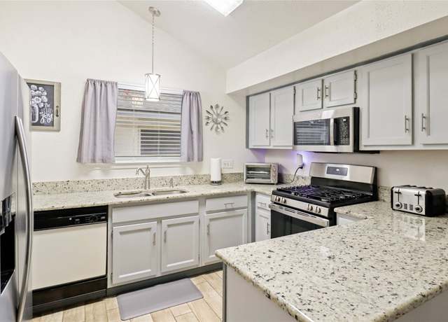 Property at 34 Sarita Rd, Angleton, TX 77515, 3 beds, 2 baths