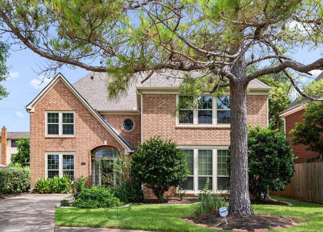 Property at 19 Sterling St, Sugar Land, TX 77479, 4 beds, 2.5 baths
