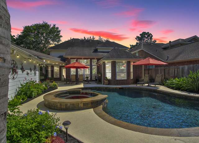 Property at 11802 Guernsey Dr, Tomball, TX 77377, 4 beds, 3.5 baths
