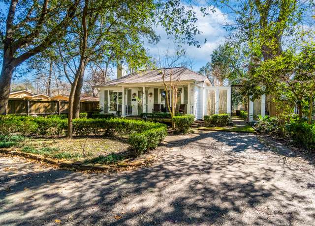 Property at 813 3rd St, League City, TX 77573, 3 beds, 2.5 baths