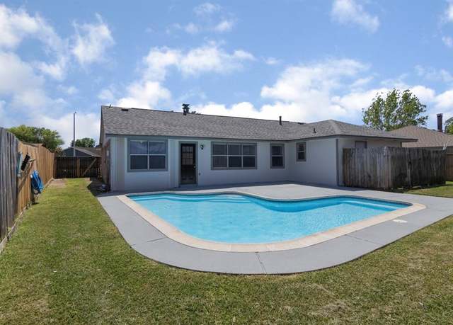 Property at 10107 Park Ln, La Porte, TX 77571, 4 beds, 2 baths