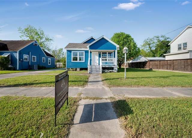 Property at 207 E Gulf St, Baytown, TX 77520, 2 beds, 1 bath