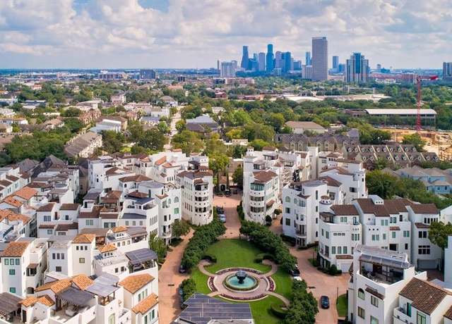 Property at 211 Calle Ronda Pl, Houston, TX 77007, 3 beds, 3.5 baths