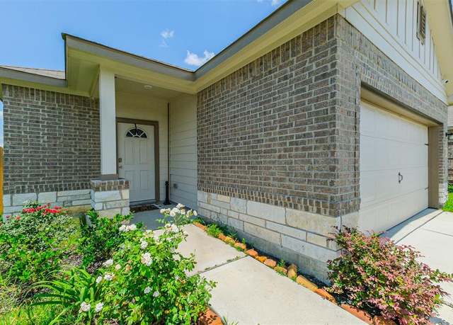 Property at 14657 E Pine Heart Dr, Conroe, TX 77302, 3 beds, 2 baths