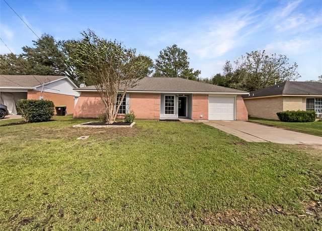 Property at 8719 Noble St, Needville, TX 77461, 3 beds, 1.5 baths