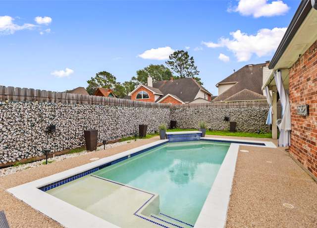 Property at 2105 Mossy Trail Dr, Katy, TX 77450, 4 beds, 2 baths