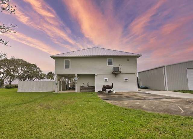 Property at 5256 County Road 469, Brazoria, TX 77422, 4 beds, 3 baths
