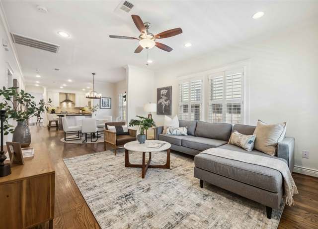 Property at 2621 Morrison St, Houston, TX 77009, 3 beds, 2 baths