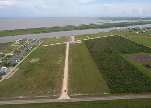 Property at 37 Pr 687, Matagorda, TX 77457