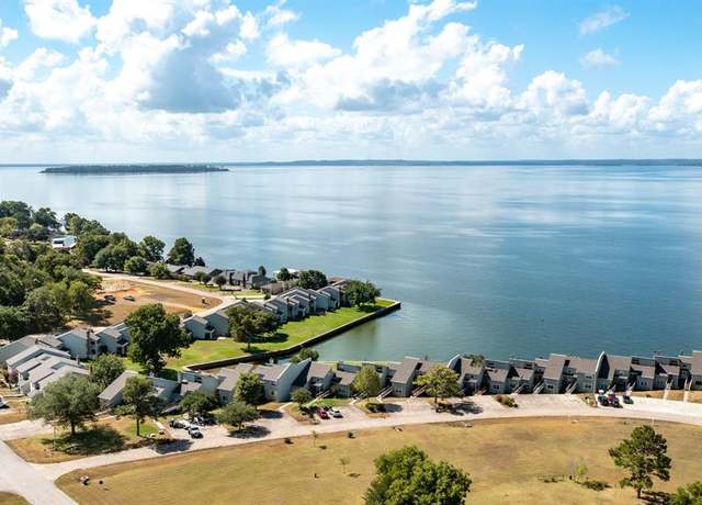 Property at 325 Carolcrest Ln #2, Livingston, TX 77351, 3 beds, 2 baths
