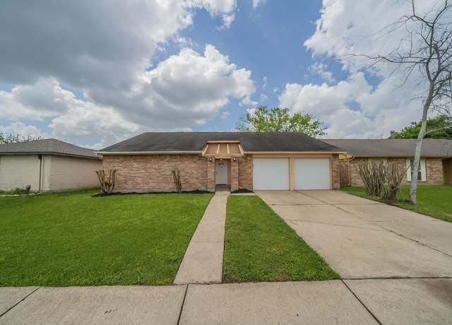 Property at 16742 Quail Run Dr, Houston, TX 77489, 3 beds, 2 baths