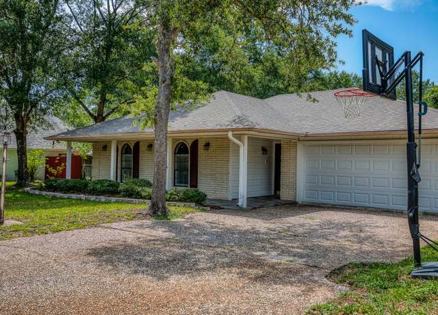 Property at 216 Duerr Dr, Bellville, TX 77418, 3 beds, 2 baths