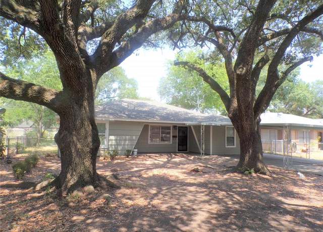 Property at 1212 Alamo St, Rosenberg, TX 77471, 5 beds, 3 baths