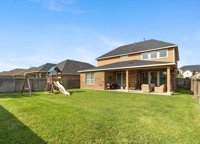 Property at 346 Cavil Barrier Ln, La Porte, TX 77571, 4 beds, 2.5 baths
