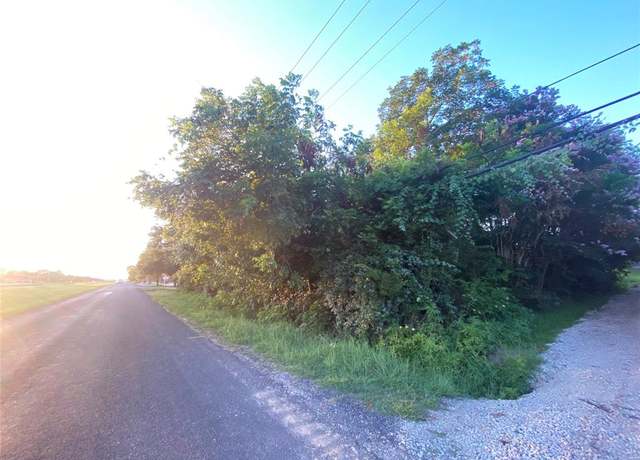Property at 202 N Oak St, Texas City, TX 77591