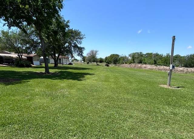Property at 709 11 St, Palacios, TX 77465