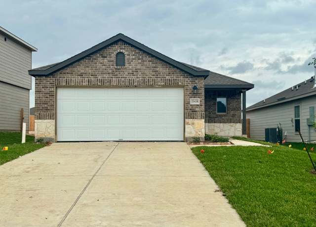 Property at 25565 Blossom Ct, Montgomery, TX 77316, 4 beds, 2 baths