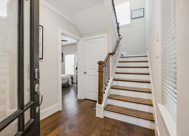 Property at 739 Dorothy St, Houston, TX 77007, 3 beds, 3.5 baths
