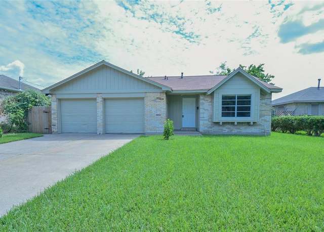 Property at 7505 Hummingbird Ln, Texas City, TX 77591, 3 beds, 2 baths
