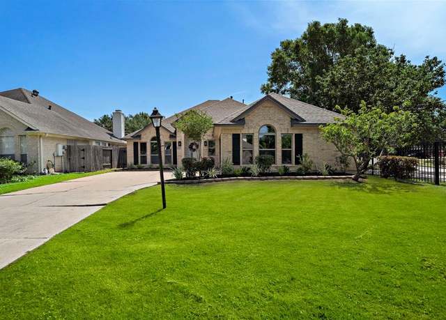 Property at 2619 Cedarmoor Ct, Houston, TX 77082, 3 beds, 2 baths