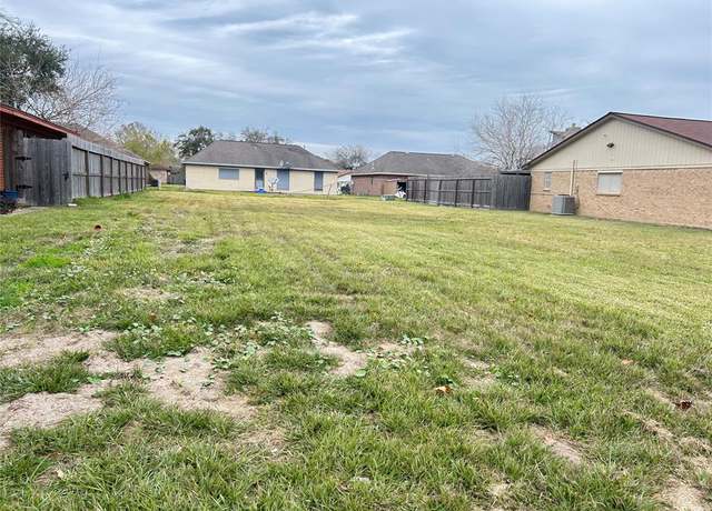Property at 7308 Robin Ln, Texas City, TX 77591