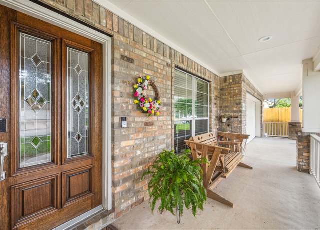 Property at 918 Boxelder Pointe, League City, TX 77573, 4 beds, 3 baths