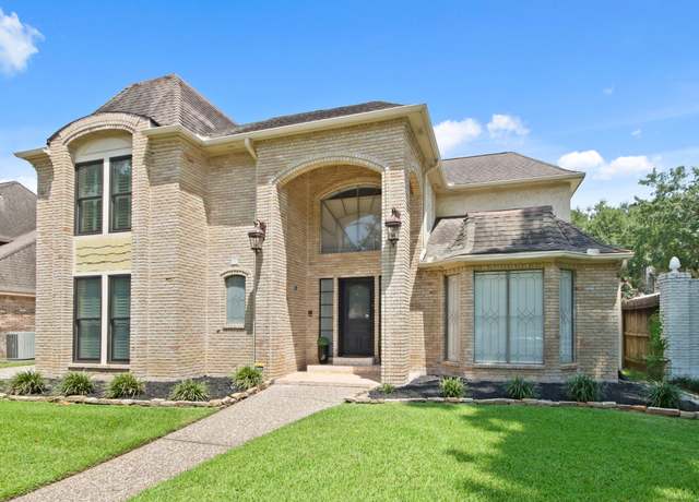 Property at 6810 Apple Valley Ln, Houston, TX 77069, 5 beds, 4 baths