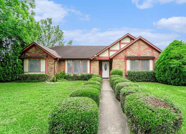 Property at 1618 Monroe Dr, Deer Park, TX 77536, 3 beds, 2.5 baths