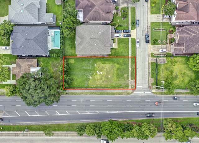 Property at 4628 Pine St, Bellaire, TX 77401